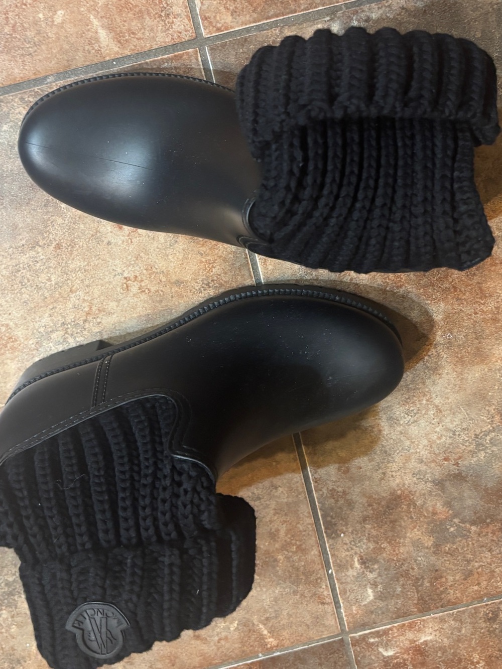 Moncler boots - Picture 10 of 10